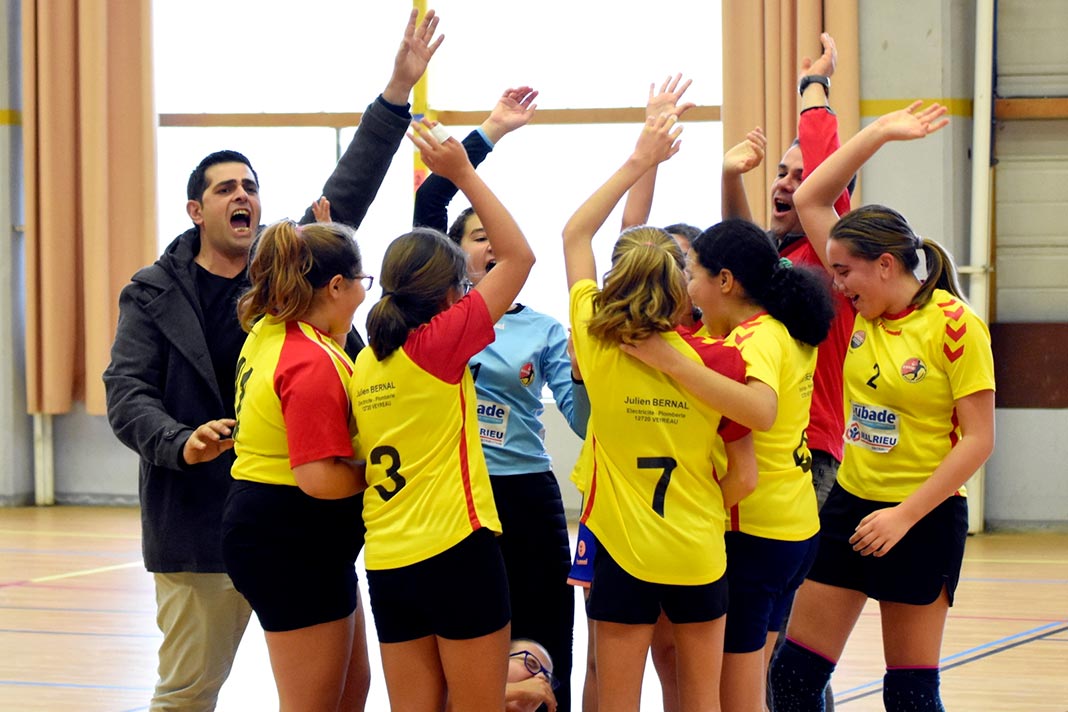 Millau. Handball : Les – 13 filles s’imposent face à LSH - Millavois.com