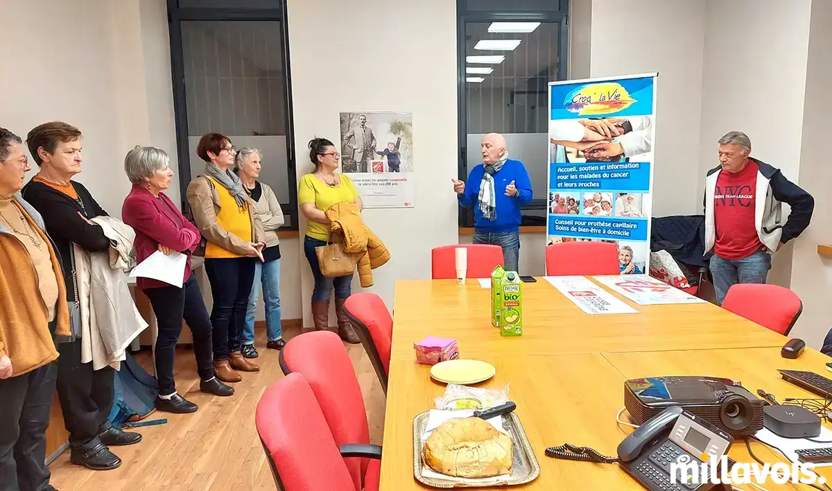 Millau. La Caisse d'Epargne fait un don de 5 000 € à l'association Croq' la Vie pour proposer des massages aux patients atteints de cancer